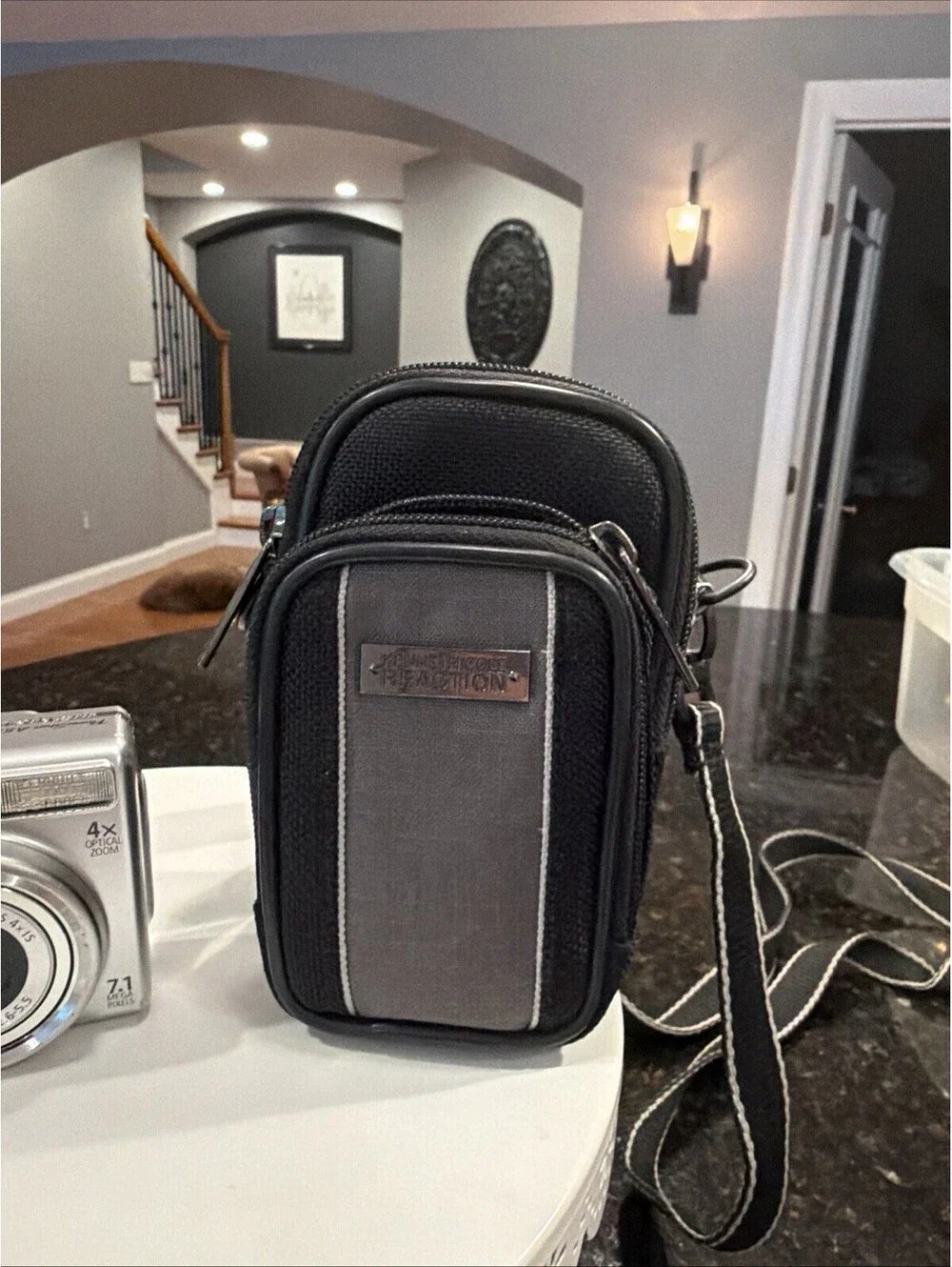Canon Powersot A570 IS 4X Zoom Lens Working Condition